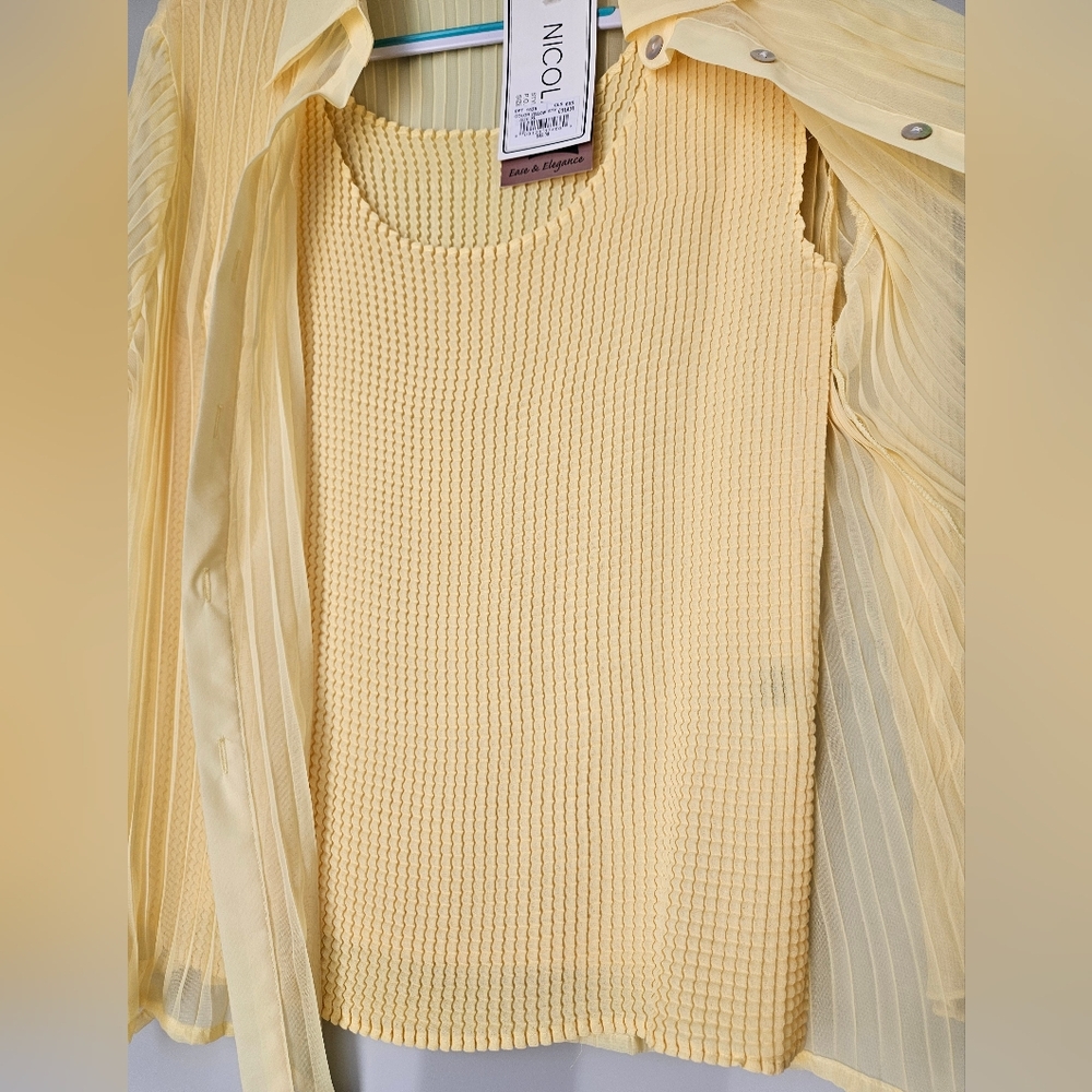 Nicola Pale Yellow Pleated Sheer Button-Up Blouse with Tank - Picture 4 of 10